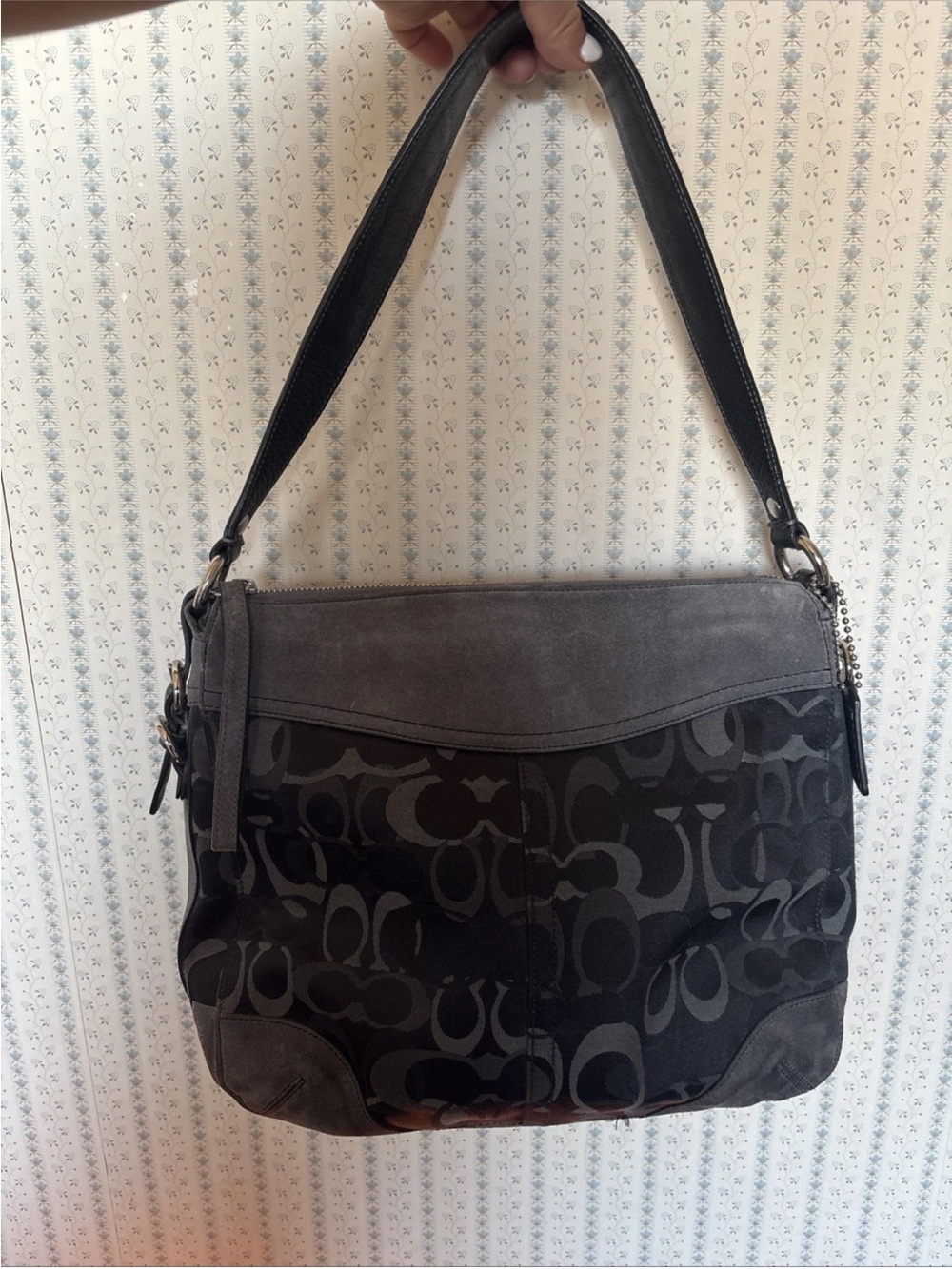 Vintage Coach Brand Chelsea Optic Black Signature Shoulder Hobo Bag - Picture 2 of 5